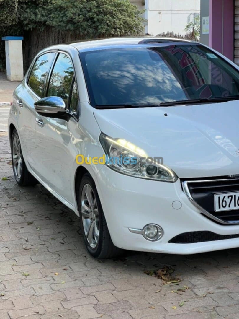 Peugeot 208 2015 Allure