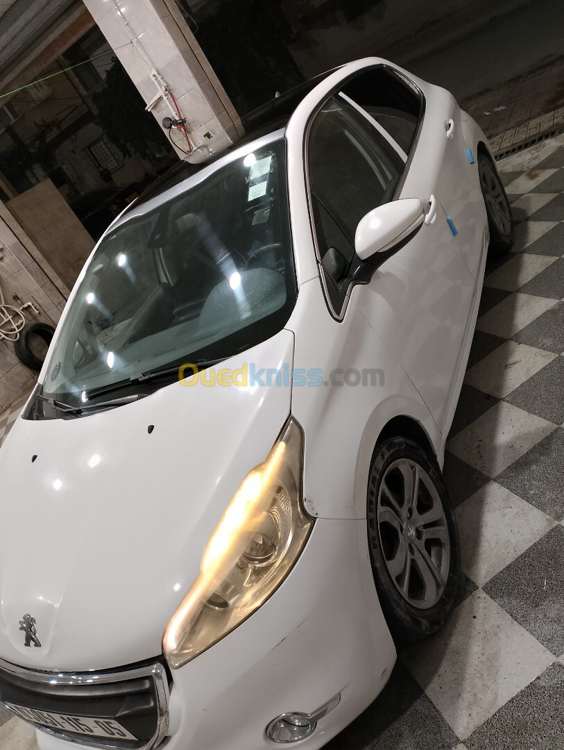 Peugeot 208 2015 208