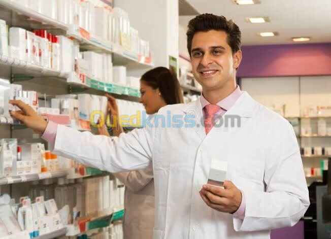 PHARMACIEN ASSISTANT