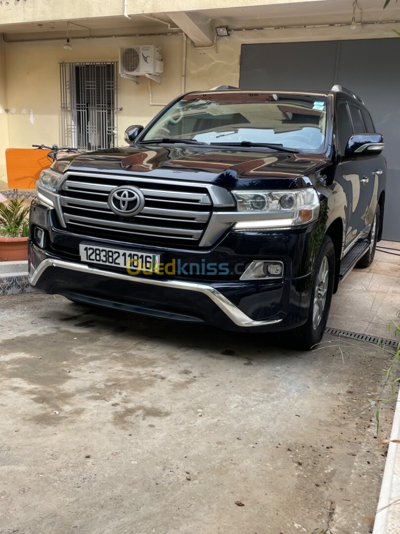 Toyota Land Cruiser V8 2018 GXR