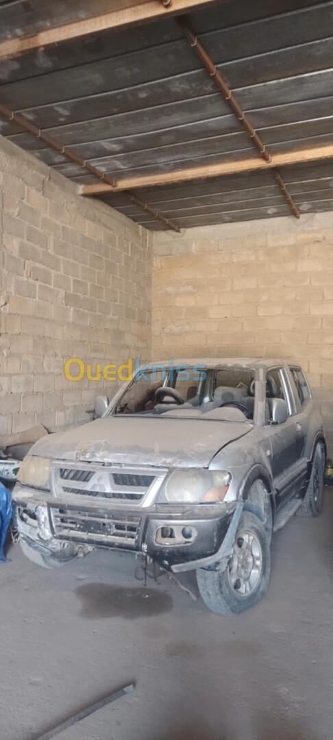 Mitsubishi Pajero Court 2002 