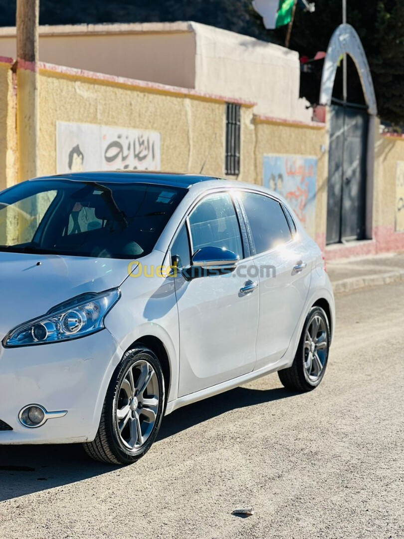 Peugeot 208 2014 HD