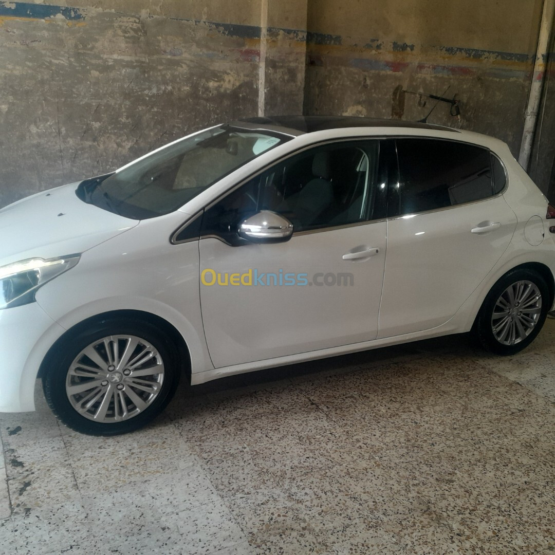 Peugeot 208 2019 Allure