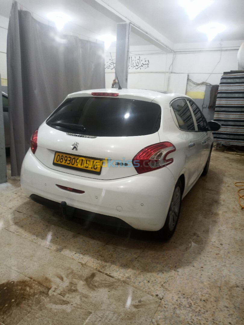 Peugeot 208 2015 Allure