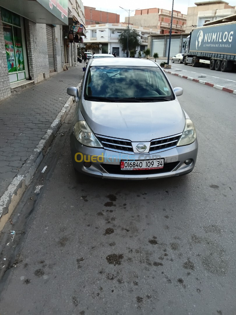 Nissan Tiida 4 portes 2009 Tiida 4 portes