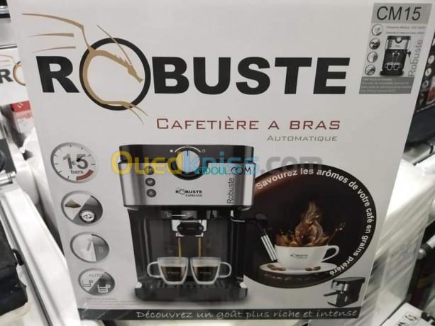 Machine à café avec bras automatique CM15