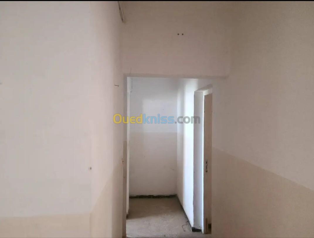 Vente Appartement F2 Alger Les eucalyptus