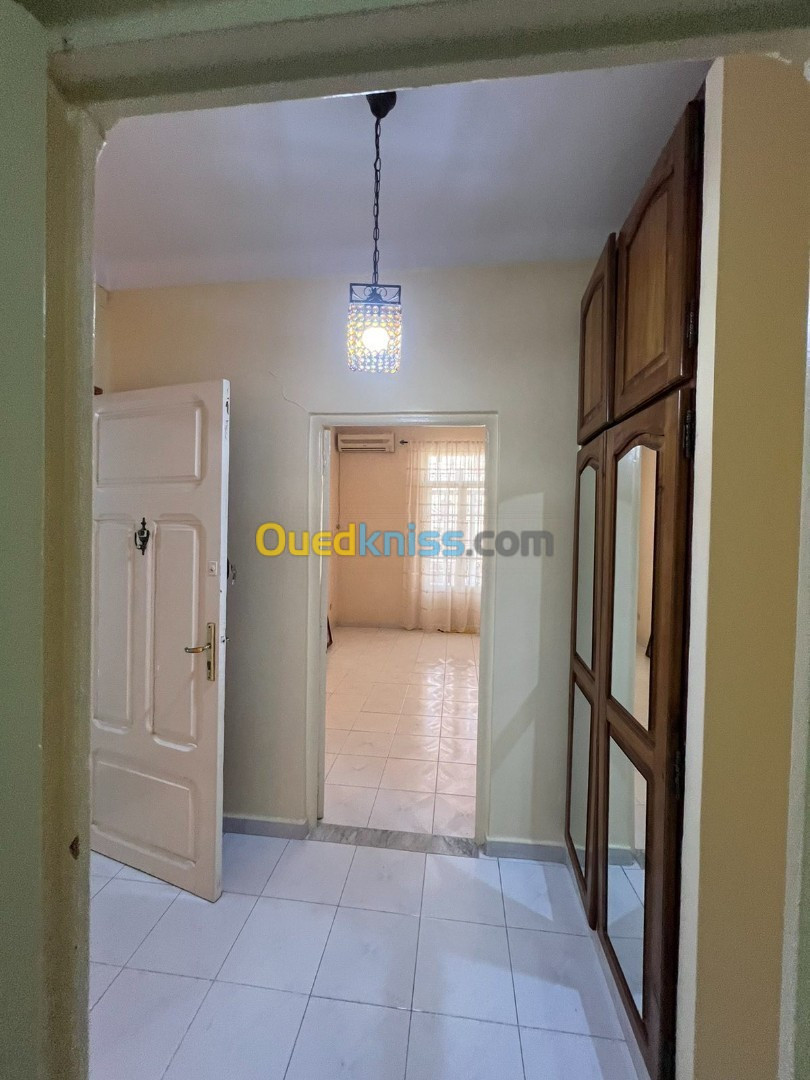 Location vacances Appartement F3 Alger Bordj el kiffan