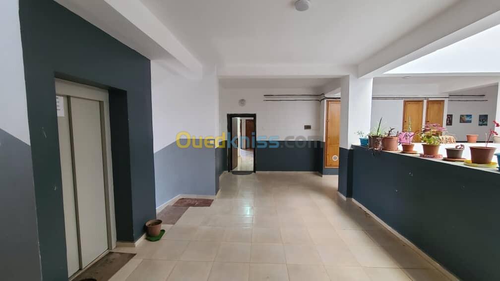 Vente Appartement F4 Oran Ain el turck