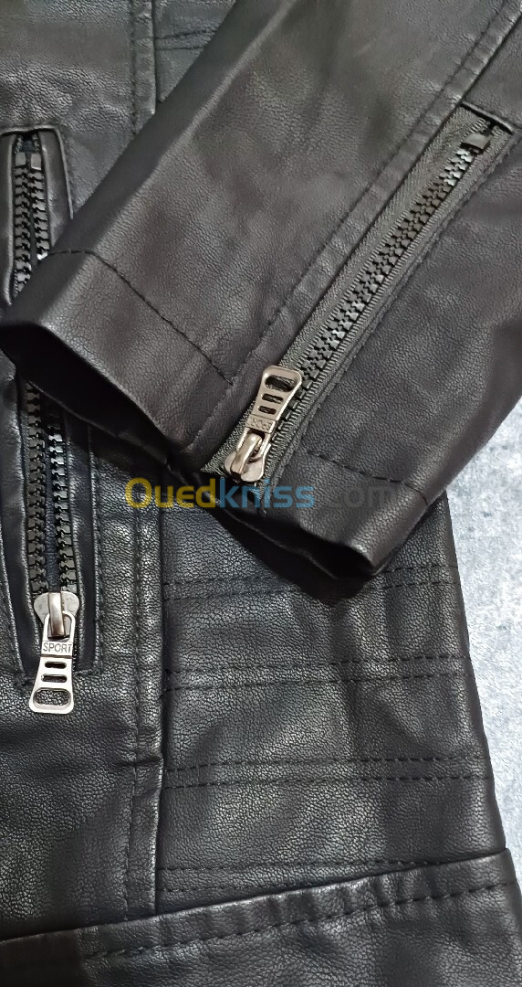 blouson en simili cuir souple avec capuche détachable 