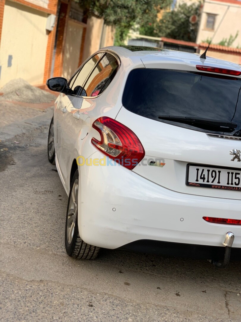 Peugeot 208 2015 Allure