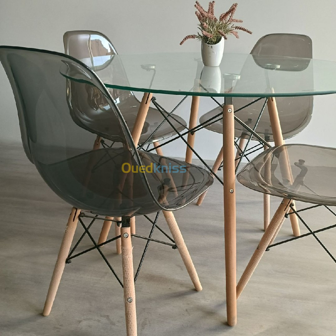 Table ronde 100 cm avec 4 chaises transparent 