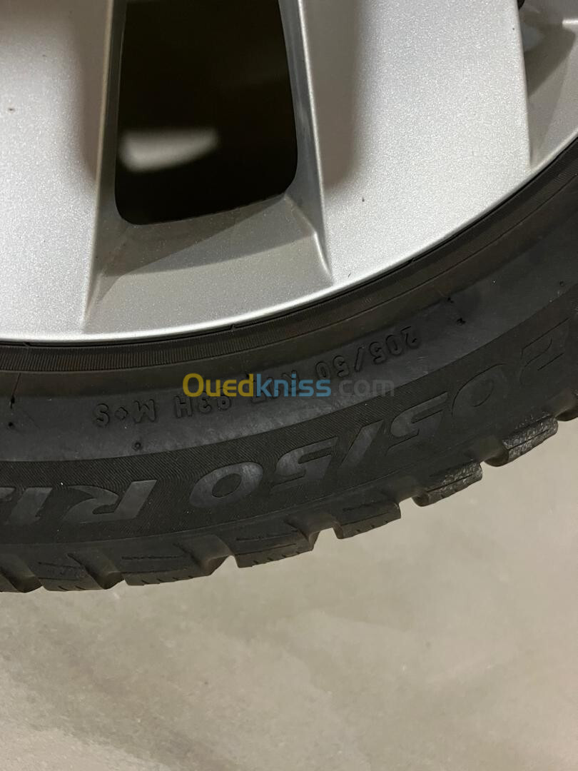 Pneus Pirelli et gentes d'origine 