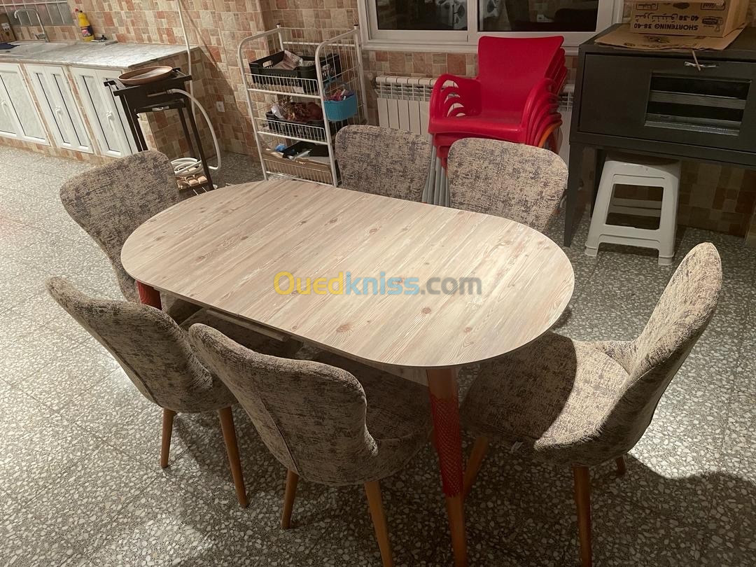 Table salle manger ouvrable avec 06 chaise 