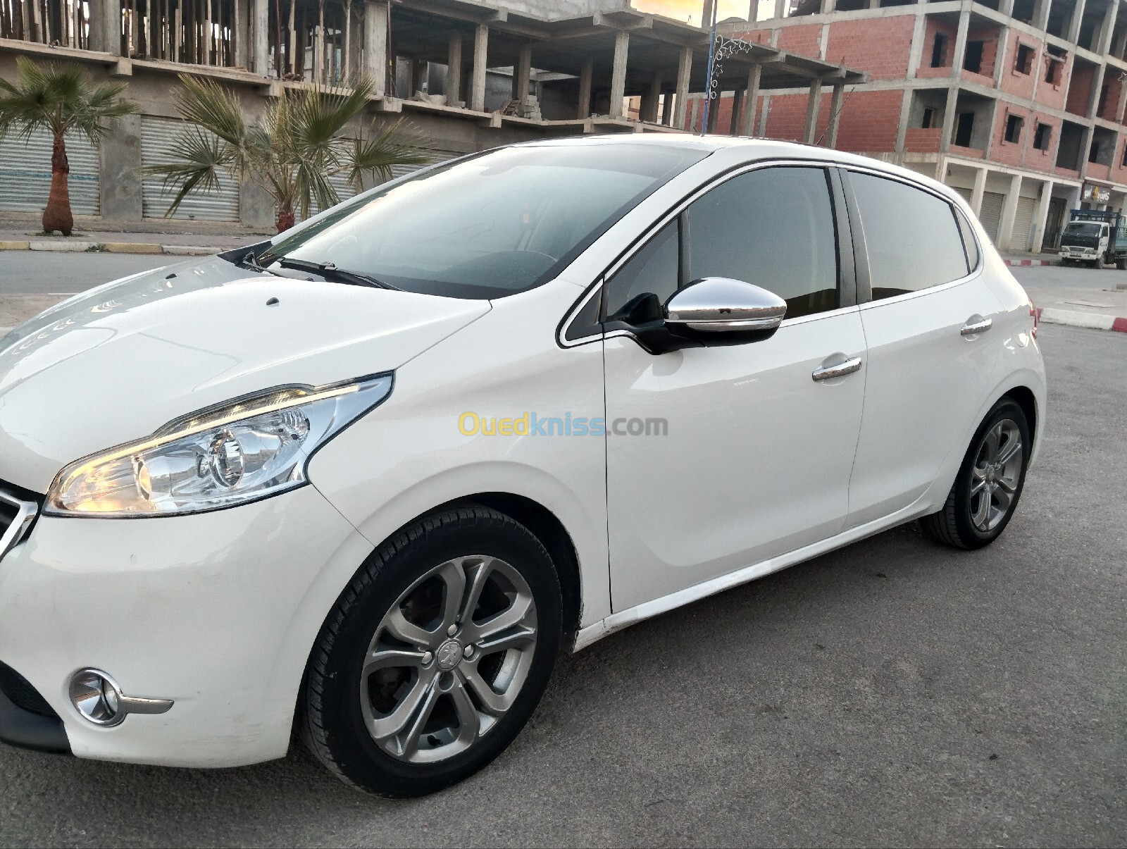 Peugeot 208 2015 Allure