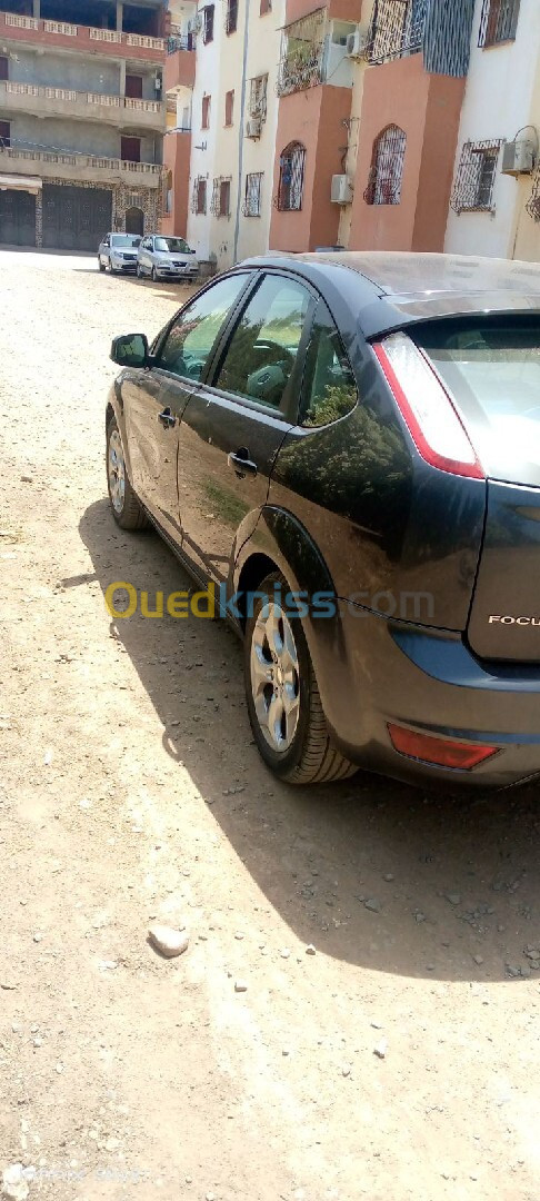 Ford Focus 4 portes 2010 Focus 4 portes