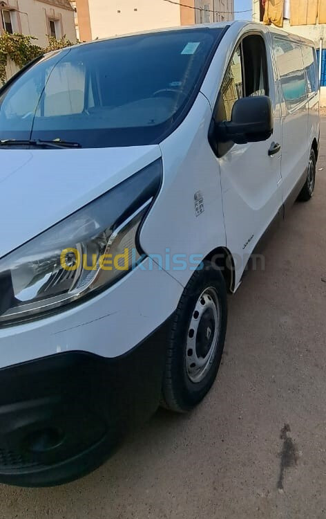 Renault TRAFIC 3 2015