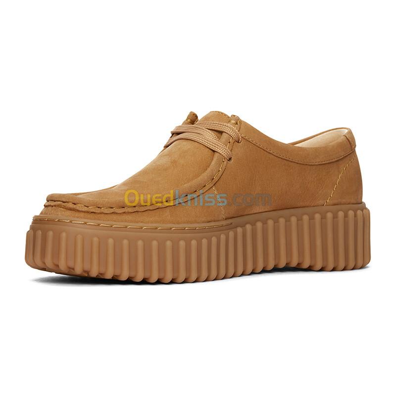 CLARKS Torhill Bee Light Tan Nubuck