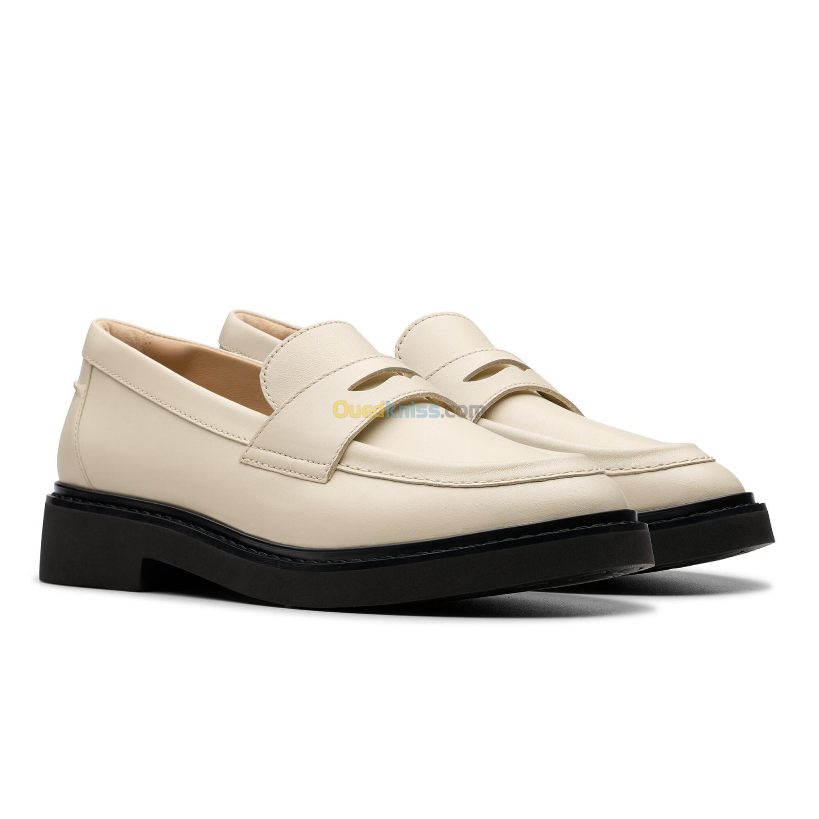 CLARKS Splend Edge Cream Leather