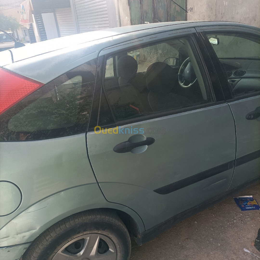 Ford Focus 4 portes 2000 