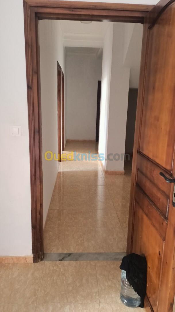 Location Appartement F4 Alger Bordj el bahri