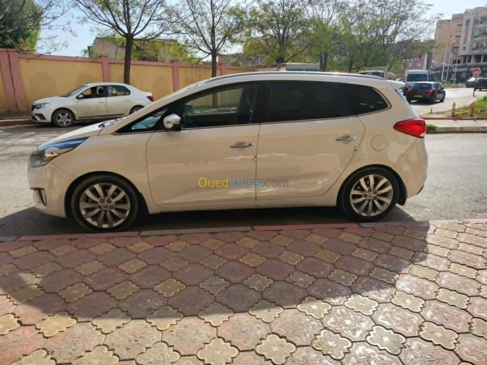 Kia Carens 2016 Luxe