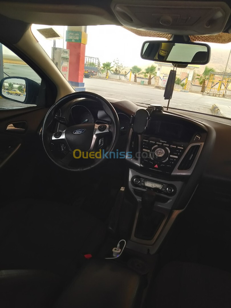 Ford Focus 5 portes 2012 Titanium