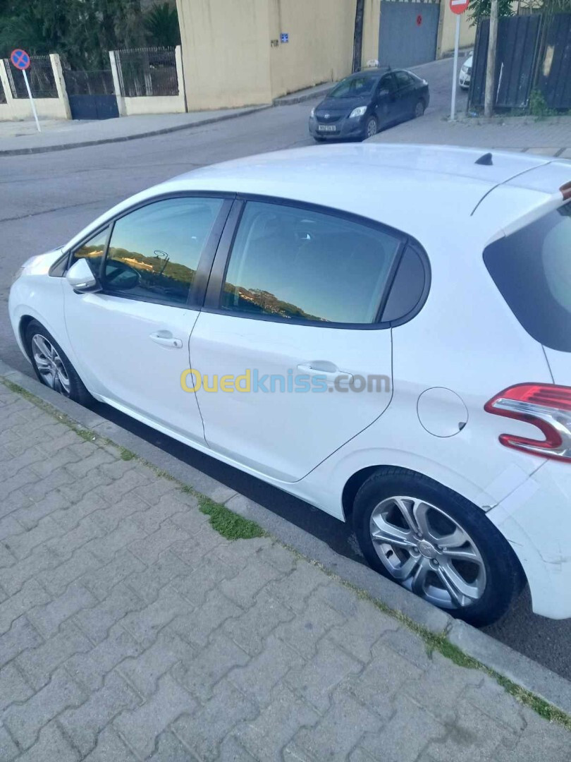 Peugeot 208 2013 