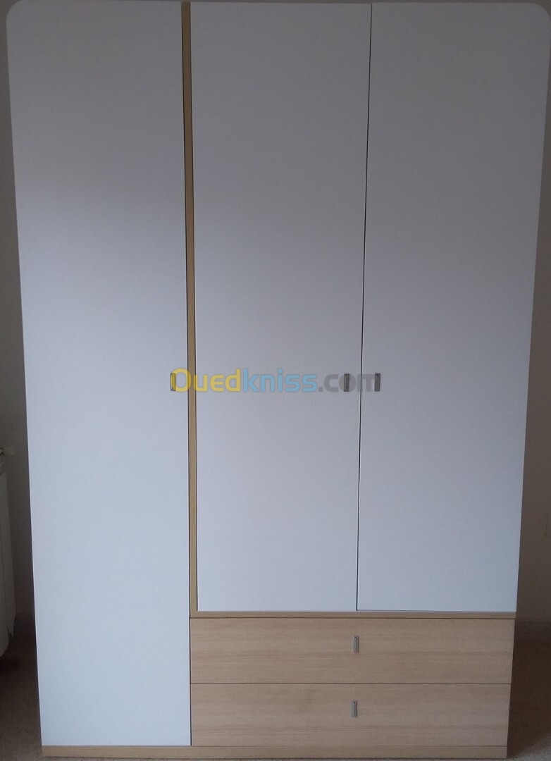 Armoire Ado, 3 portes, 2 tiroirs, Importation, Premier choix