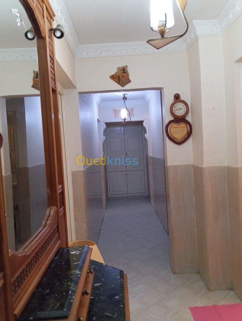 Location Appartement F4 Alger Bordj el bahri