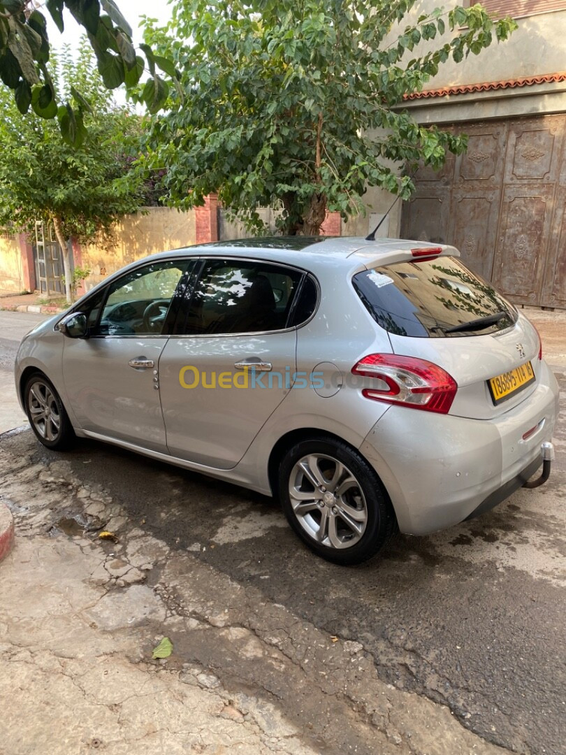 Peugeot 208 2014 