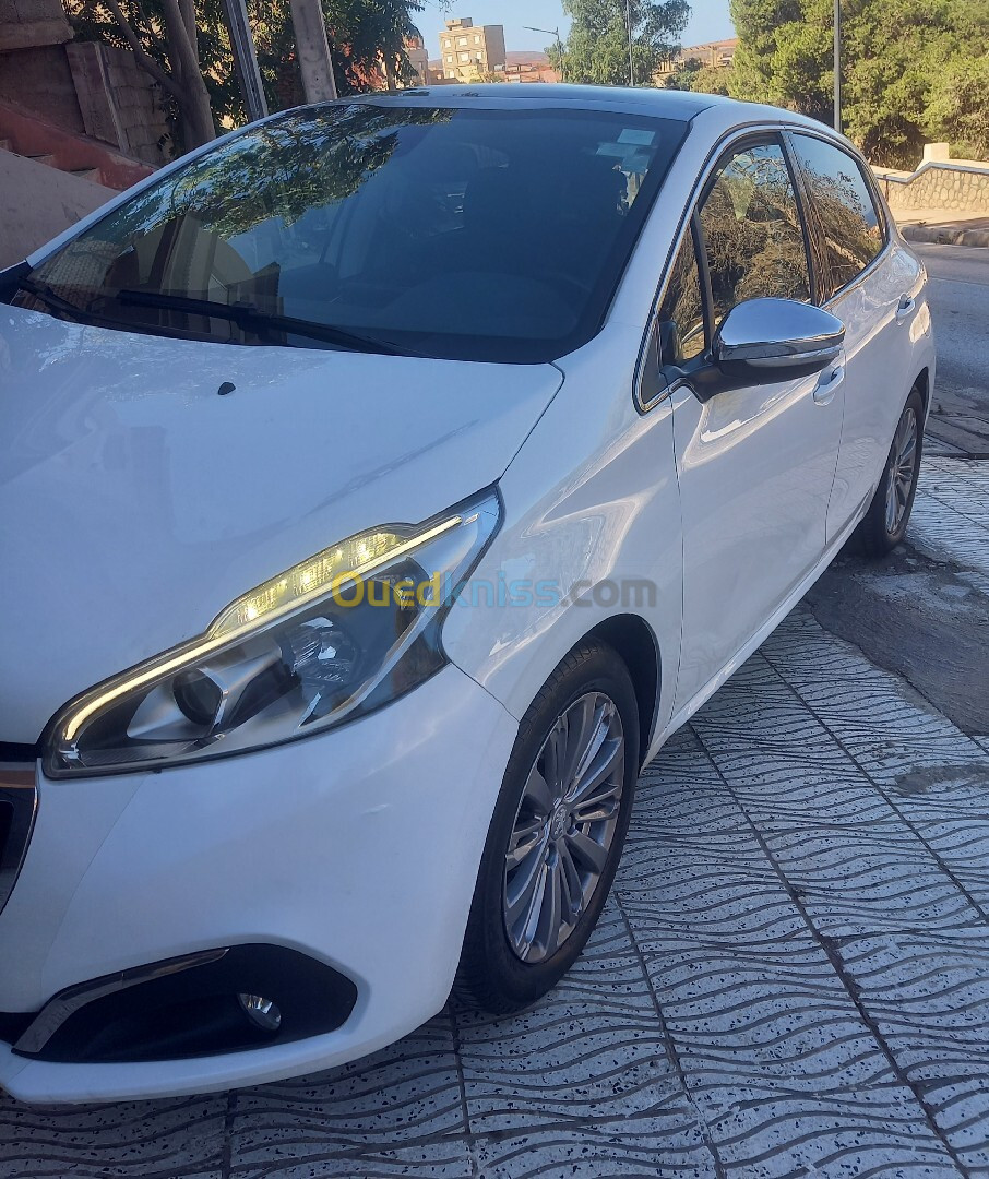 Peugeot 208 2020 Allure Facelift