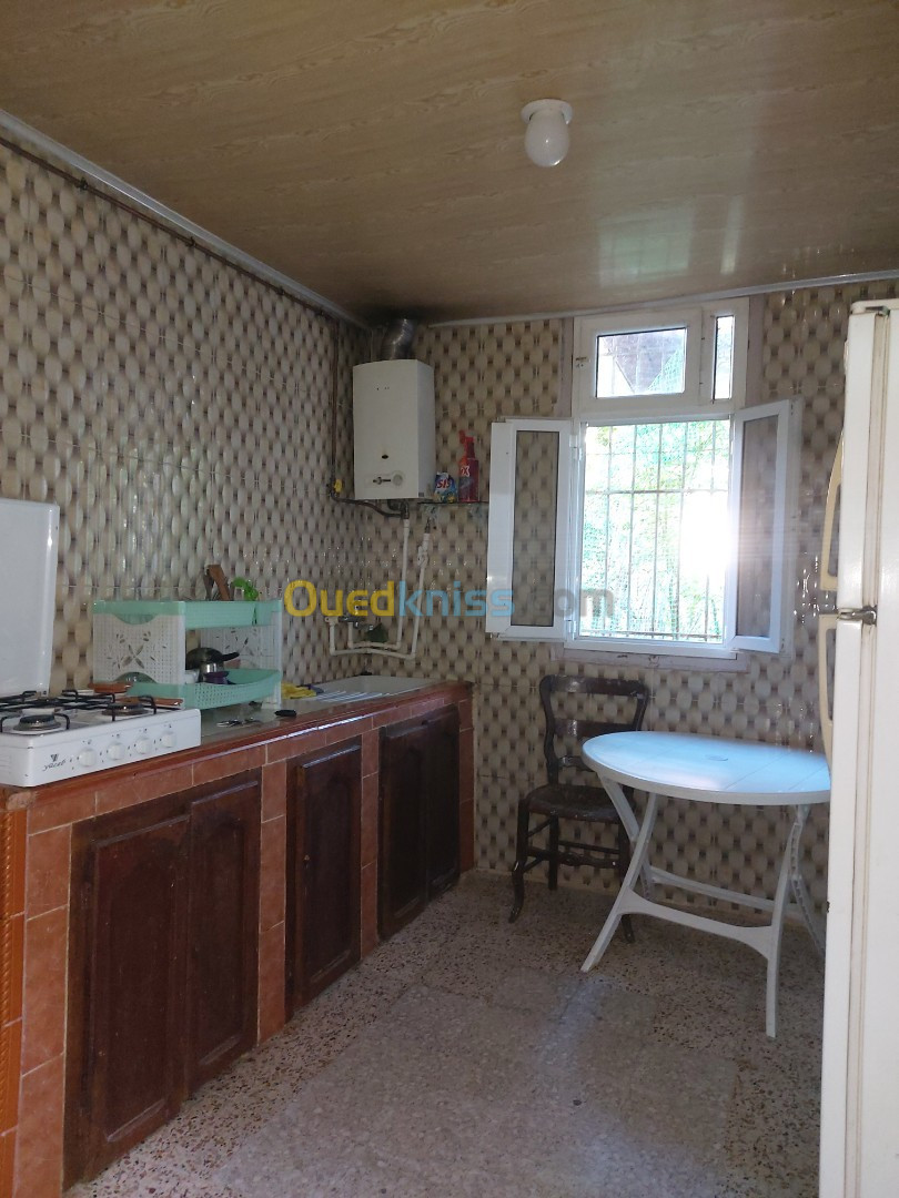 Location vacances Appartement F3 Skikda Kerkera