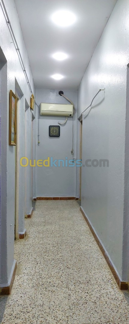 Location vacances Appartement F3 Skikda Kerkera