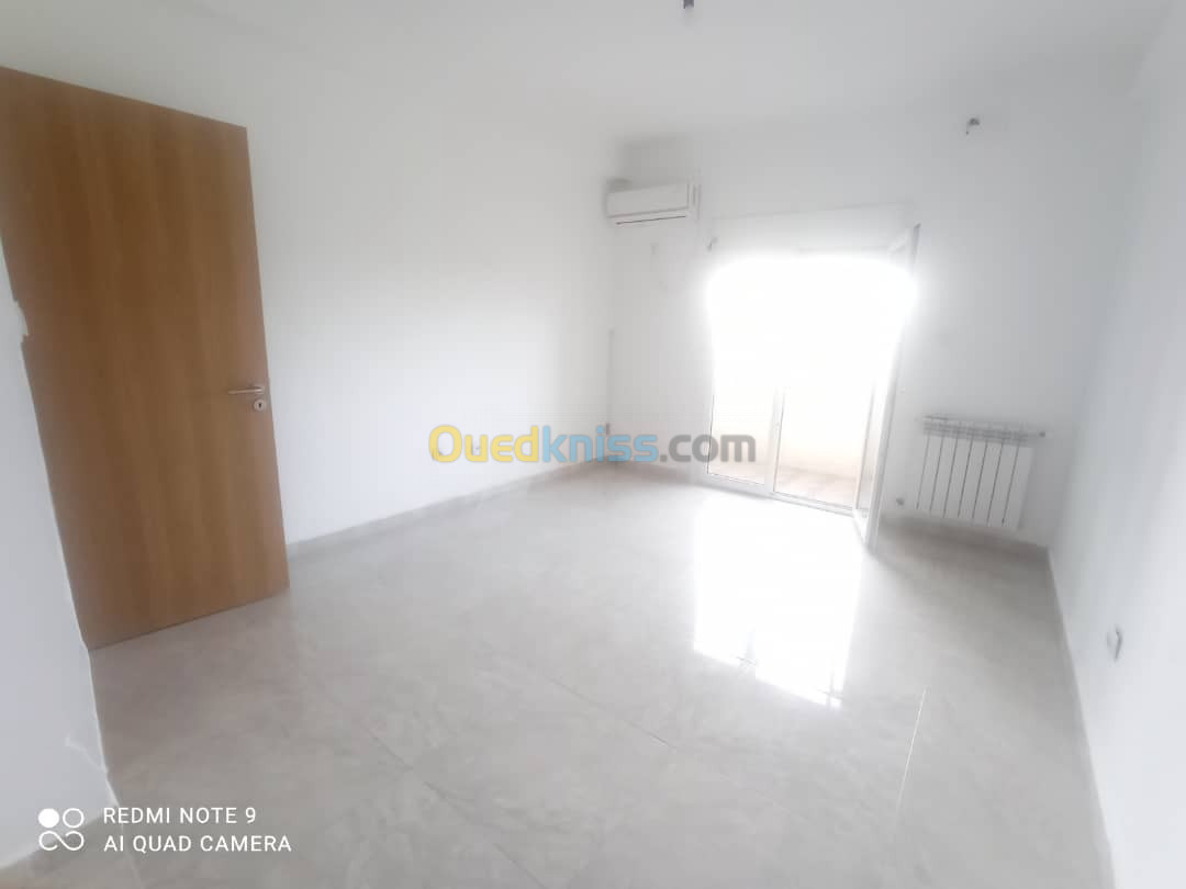 Location Appartement F4 Alger Bordj el bahri