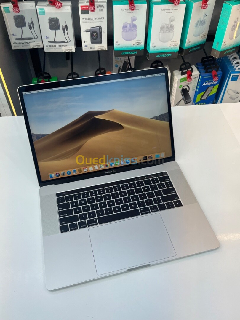 LAPTOP APPEL MACBOOK PRO 2019 TOUCHBAR I7-9750 H 16GB RAM 256GB SSD AMD RADEON 555X 4GB ECRAN 15.6"