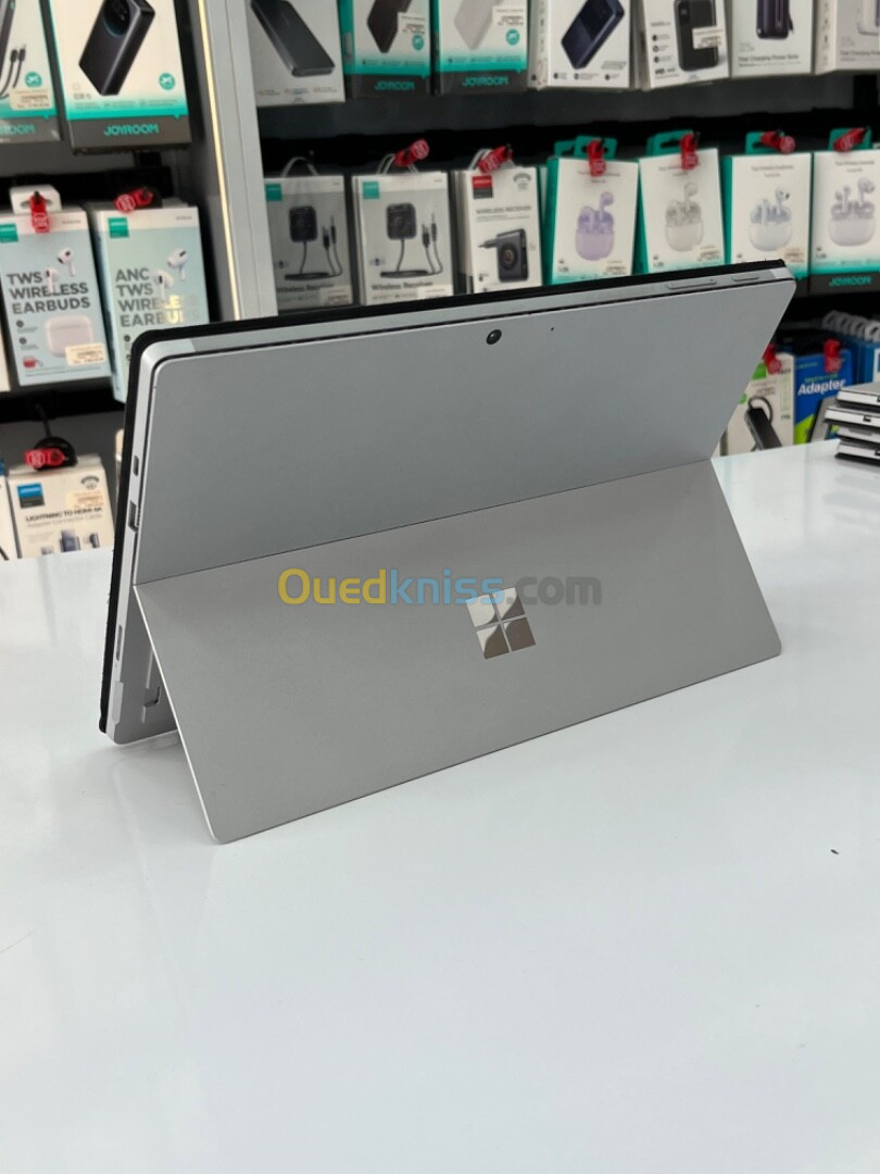 Microsoft Surface Pro 7 I5-1035G4 8GB RAM 256GB SSD Ecran 12.3"