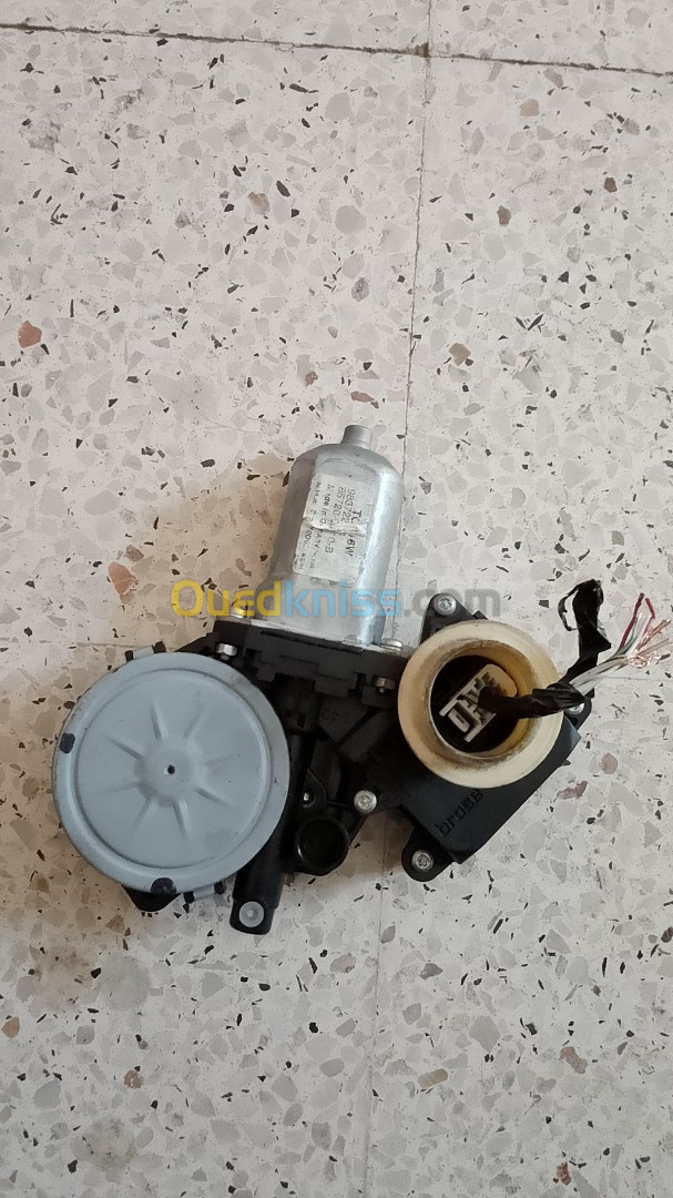 Moteur monté classe toyota Yaris 2007 2011