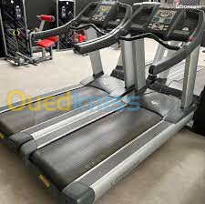 TAPIS PROFESSIONNEL POUR SALLE DE SPORT  200 KG