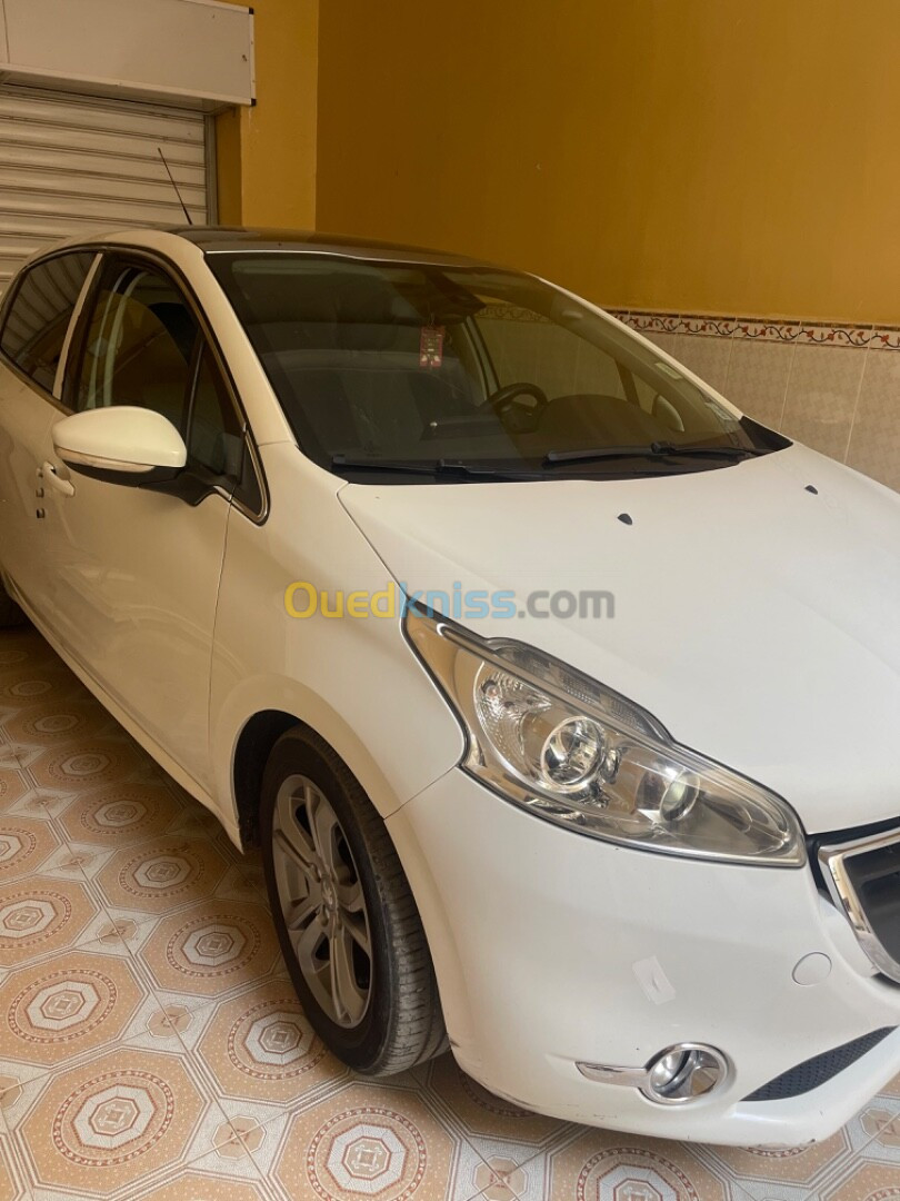 Peugeot 208 2015 208