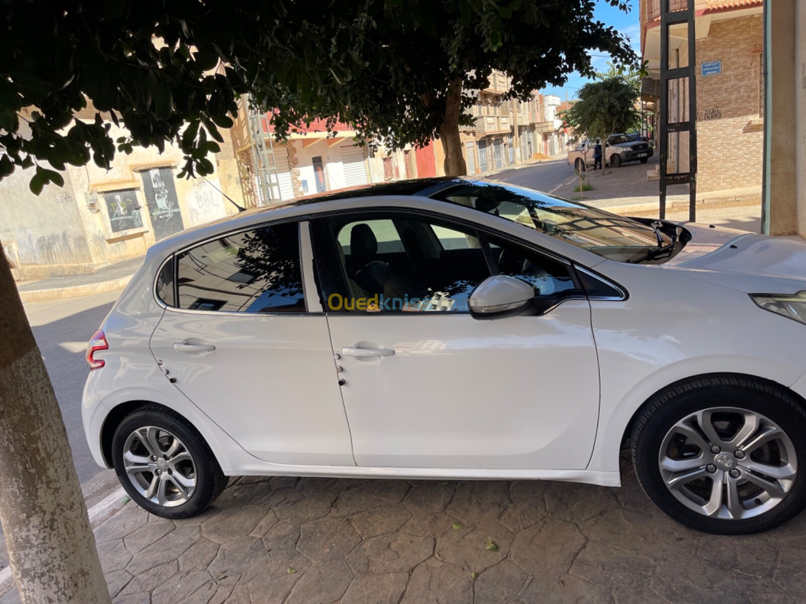 Peugeot 208 2015 Active Facelift