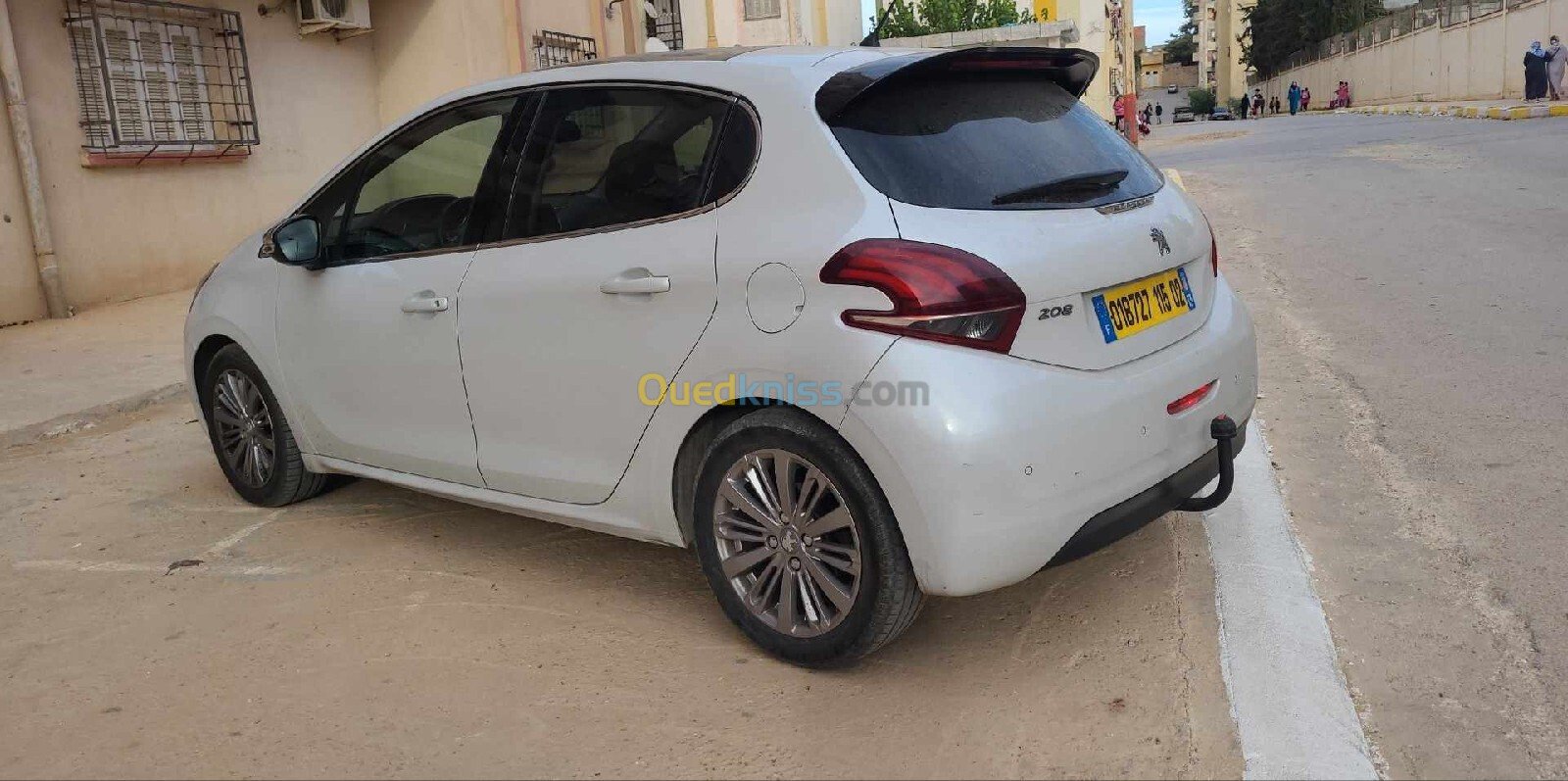 Peugeot 208 2015 Allure Facelift