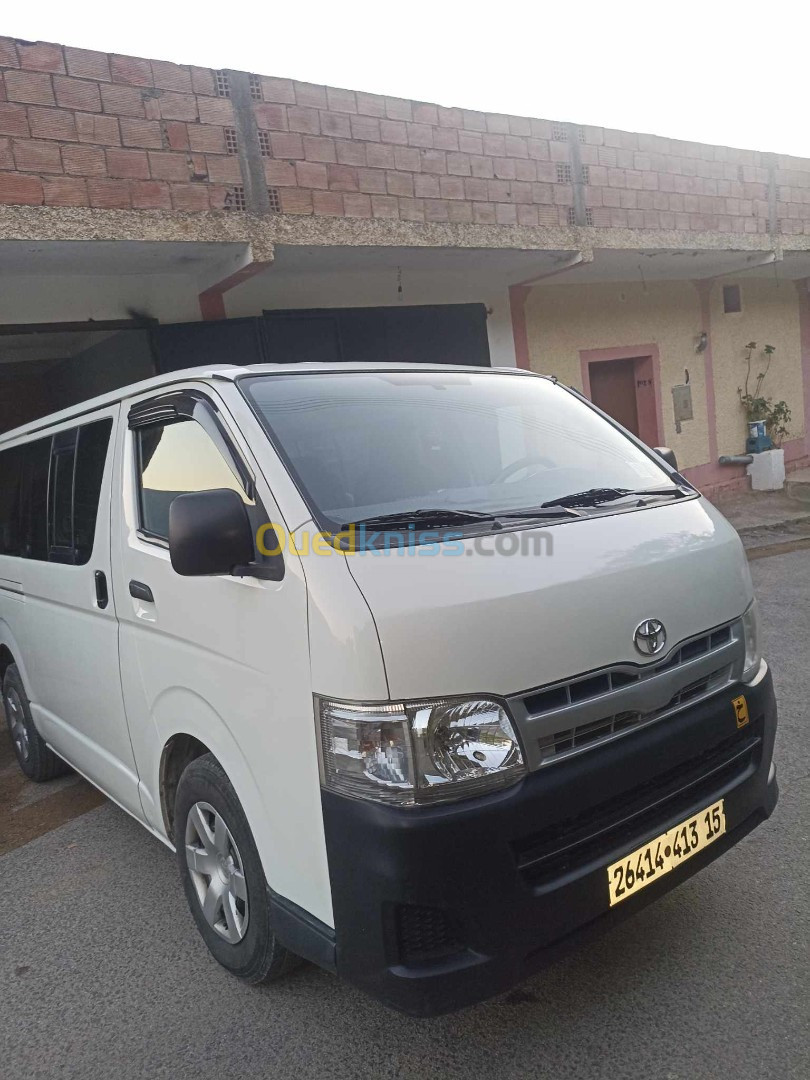 Toyota Hiace 2013