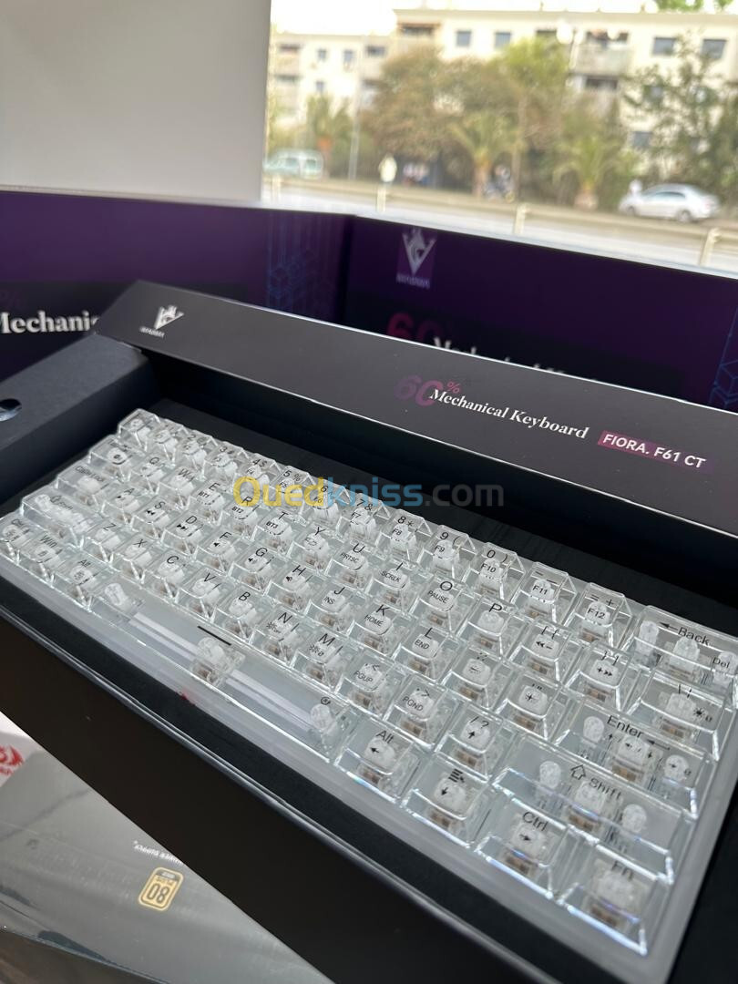 CLAVIER MAGMA FIORA 60% CRYSTAL F61CT RED SWITCH 3 BLUETOOTH / 2.4G WIRELESS / RGB LIGHT EFFECT