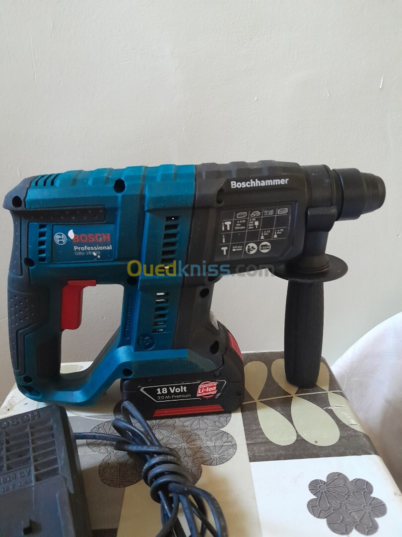 MARTEAU PERFORATEUR BOSCH 18V 