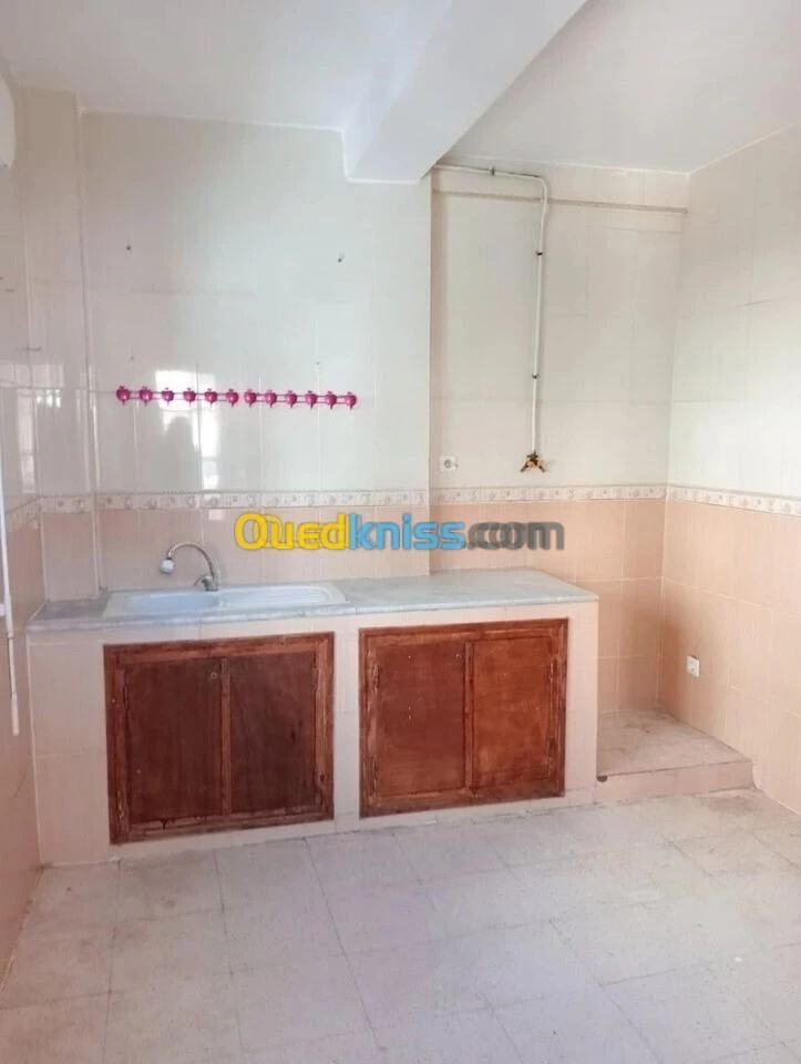 Location Appartement F4 Annaba Annaba