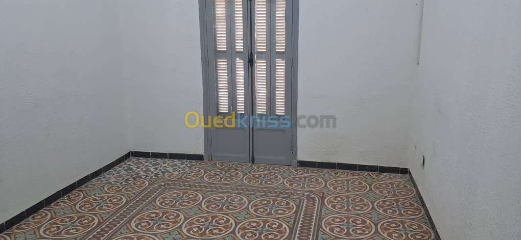 Location Appartement F4 Annaba Annaba