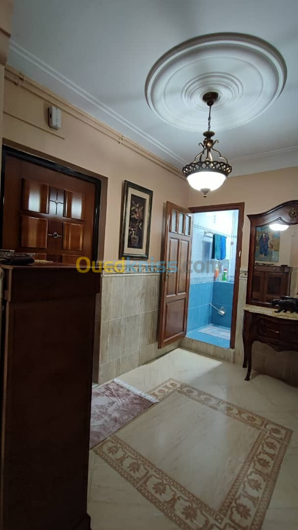 Vente Appartement F5 Annaba Annaba