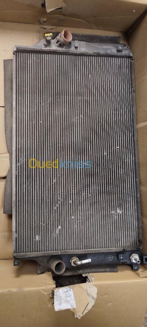 Radiateur d'origine Toyota RAV4 amortisseur avant 