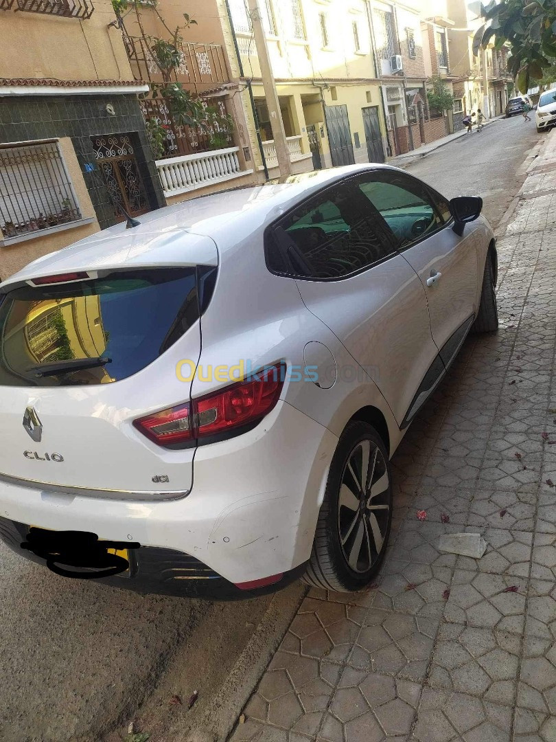 Renault Clio 4 2015 Seventeen